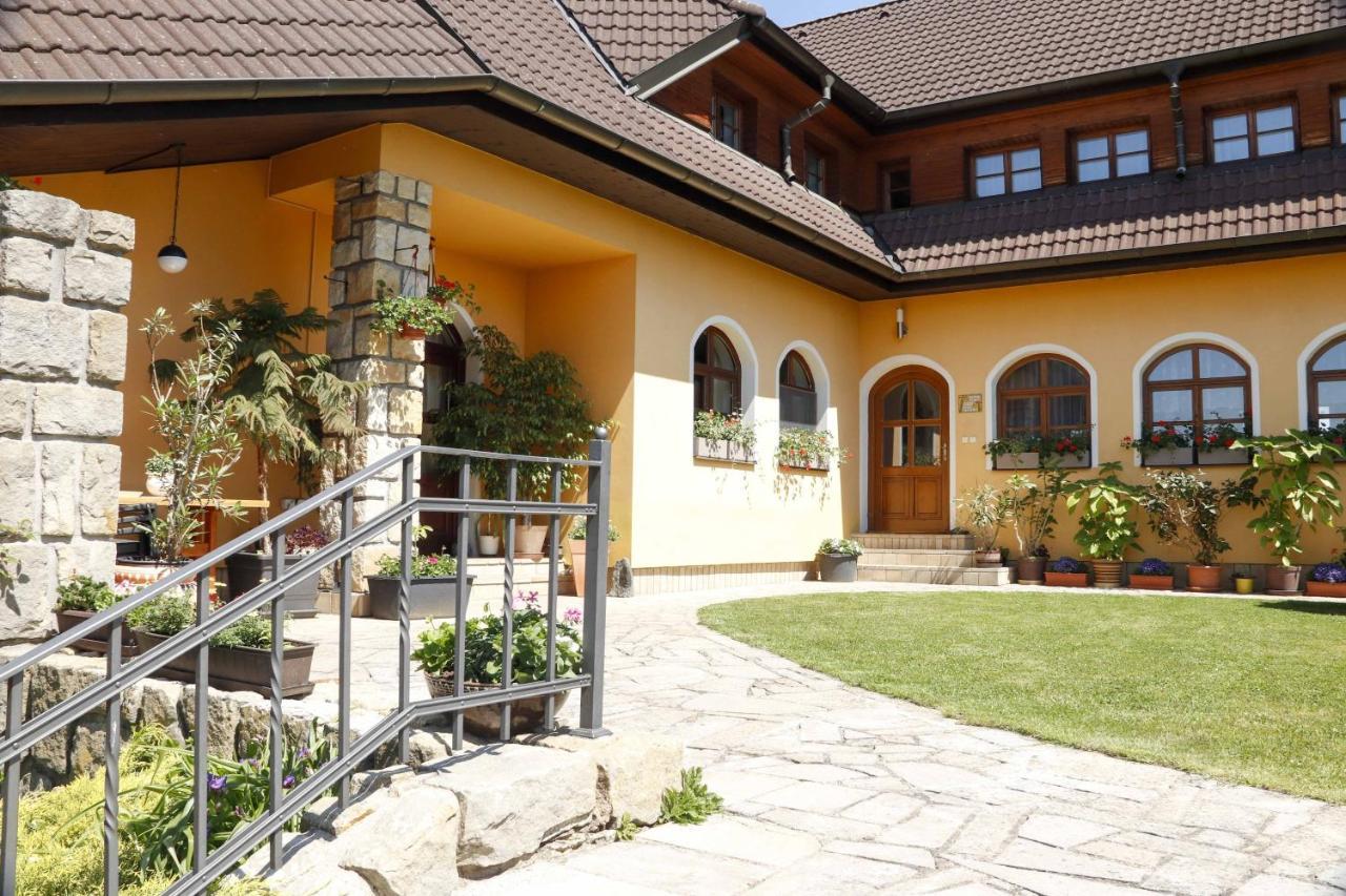 Apartman U Vagnera Dvůr Králové nad Labem Exterior foto